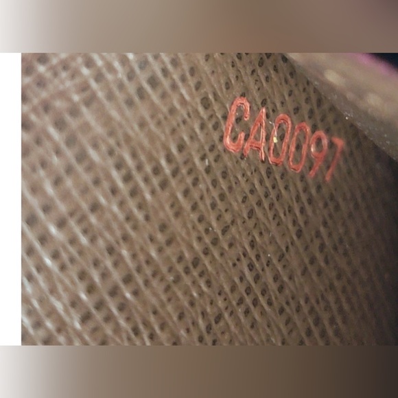 Louis Vuitton Damier ebene Wallet - Picture 9 of 9